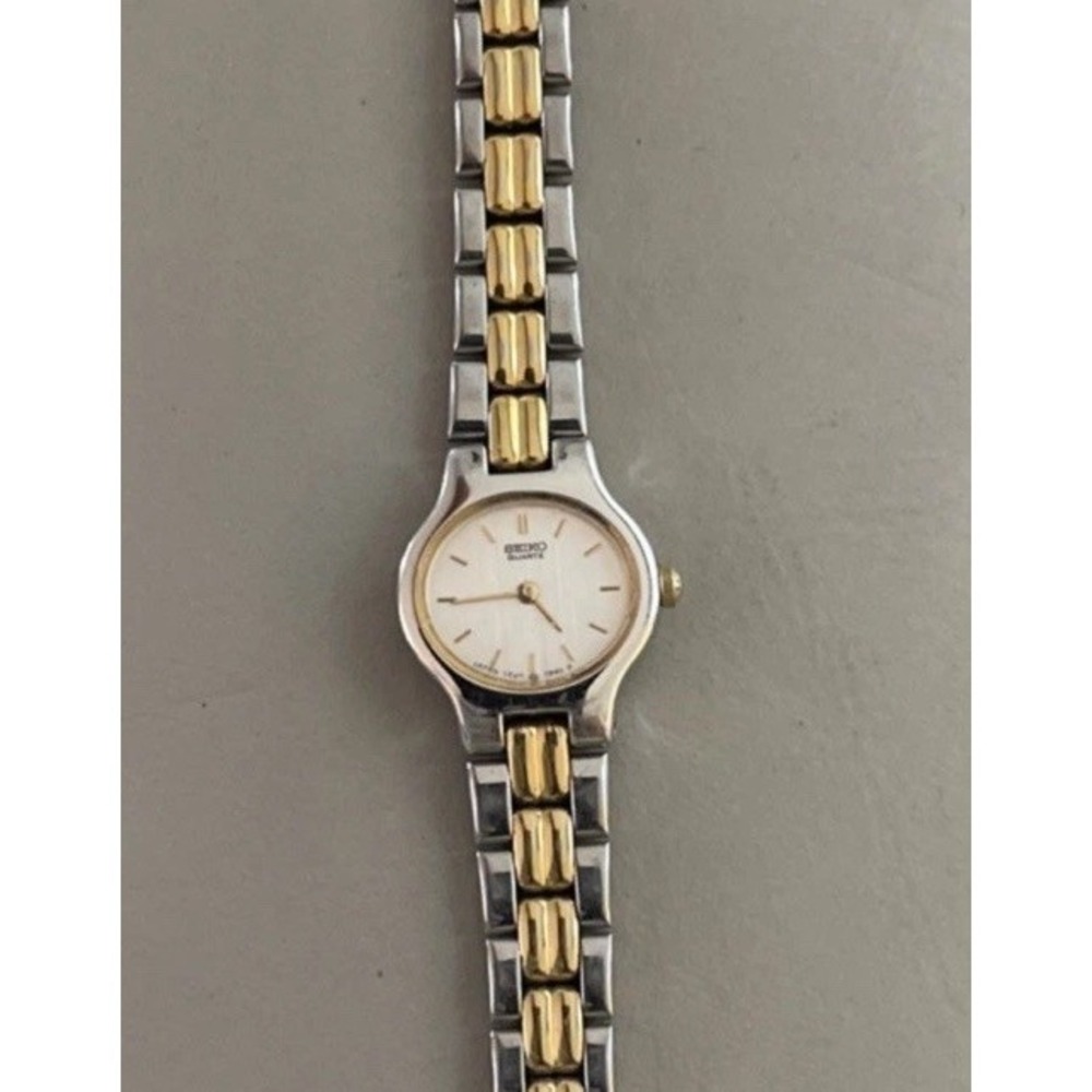 Vintage Seiko Women's Two Tone Quartz Wristwatch 1F20-5B20 *Needs Battery*